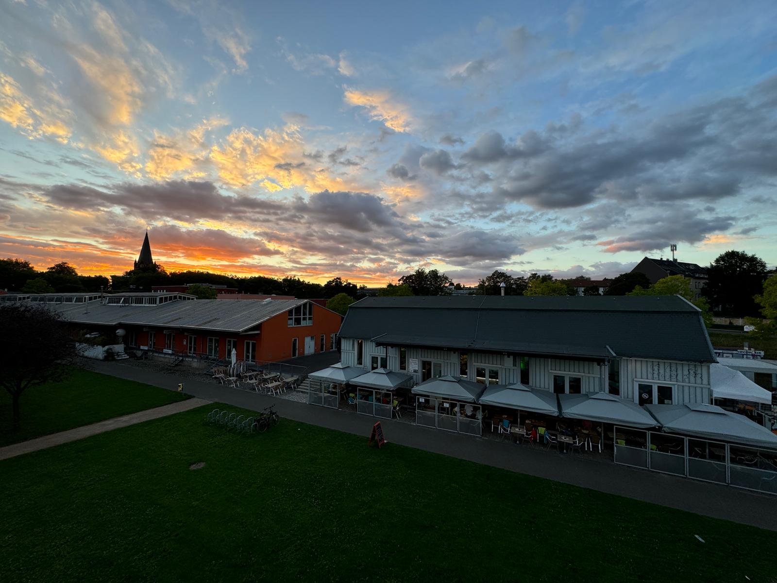 Solingen bei Sonnenuntergang – Standort der Geldexperten